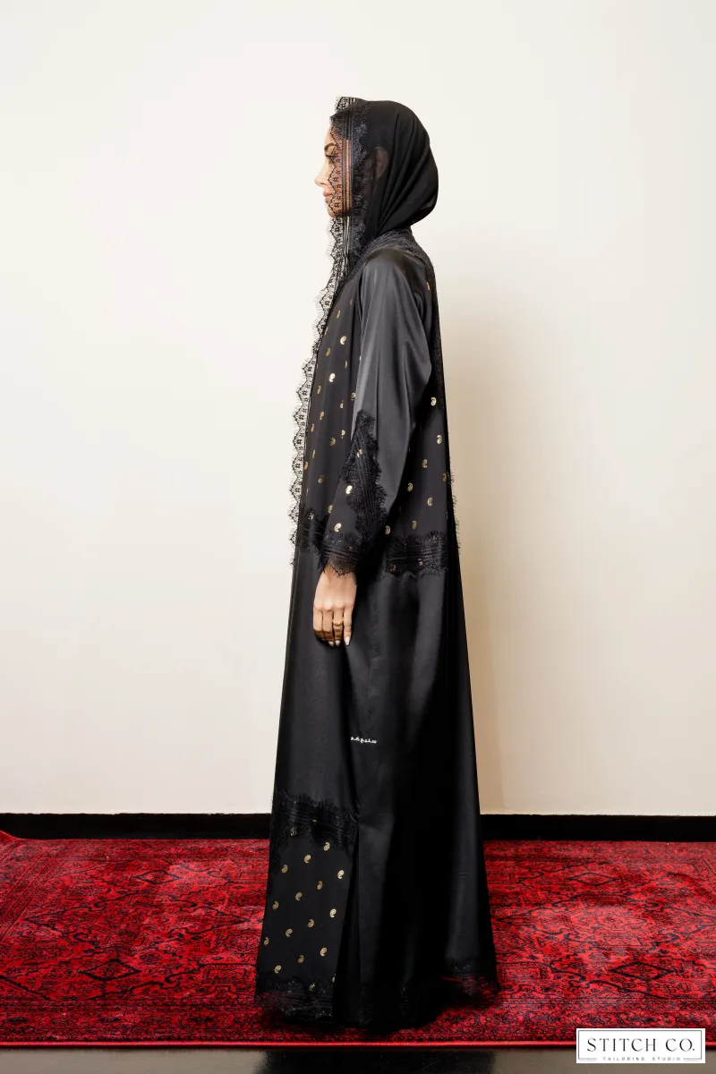 BLACK ABAYA WITH  MOTIVE GOLD