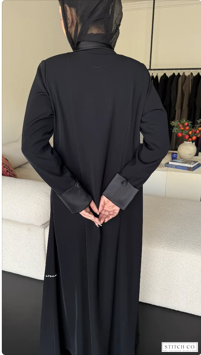  BLACK ABAYA WITH 4 BUTTONS SIDE